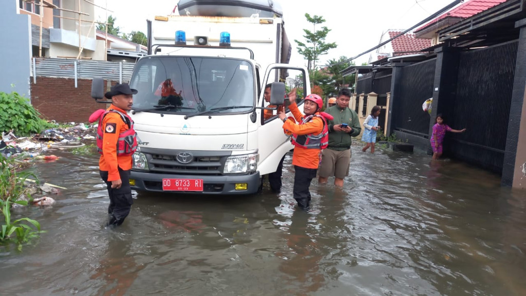 1.869 Jiwa Mengungsi Akibat Banjir Makassar