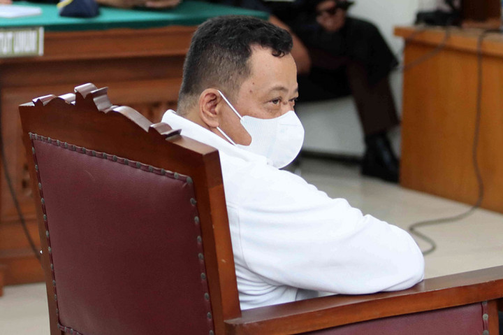 Hakim Memvonis Kuat Ma'ruf 15 Tahun Penjara