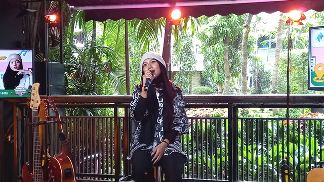 Billie Eilish jadi 'kiblat' fesyen dari Ayuenstar. (Foto: Dok. Medcom.id/Aulia Putriningtias)