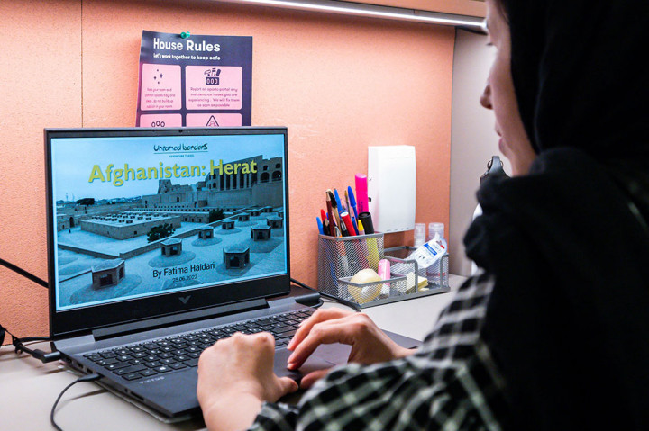 Pengungsi dari Afghanistan ini Tawarkan Tur Virtual ke Tanah Airnya