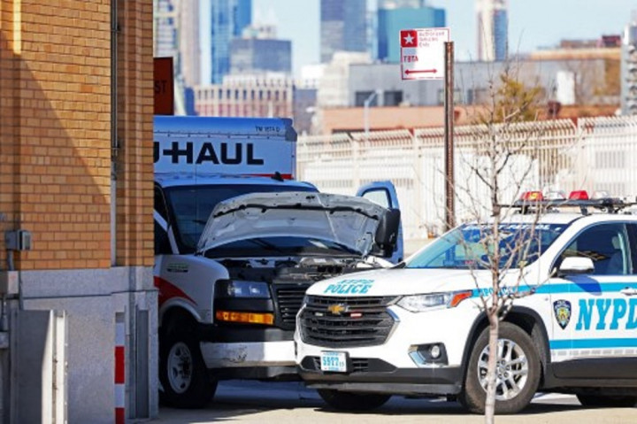 Populer Internasional: Insiden Penabrakan New York Hingga Virus Marburg di Afrika