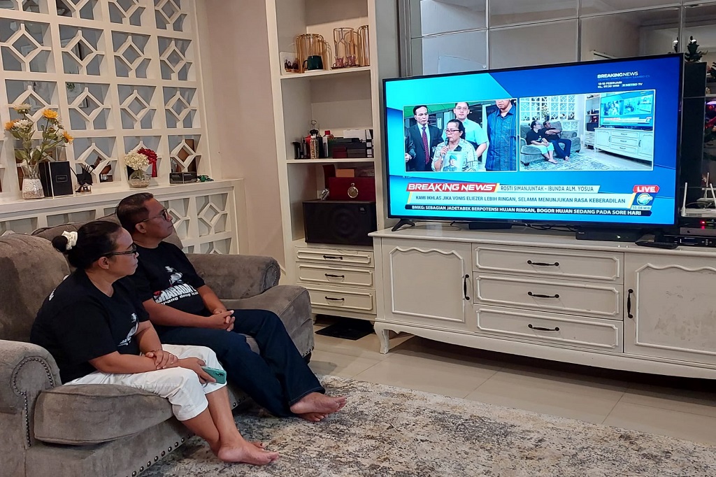 Suasana Keluarga Saat Saksikan Vonis Eliezer