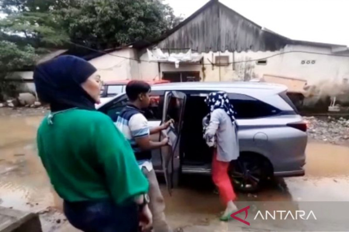 Polisi Selidiki Penyebab Bayi Meninggal dalam Mobil di Makassar