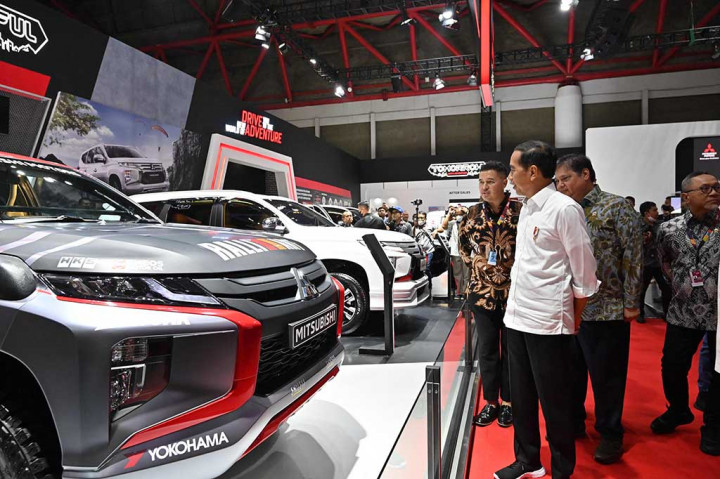 Buka IIMS, Jokowi Minta Industri Otomotif Berorientasi Ekspor