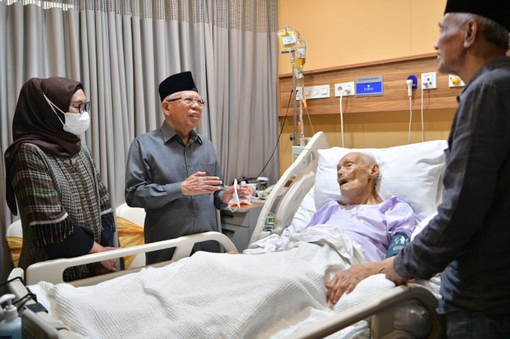Jenguk Rais Aam PBNU KH Ali Yafie, Wapres: Masih Merespons Baik