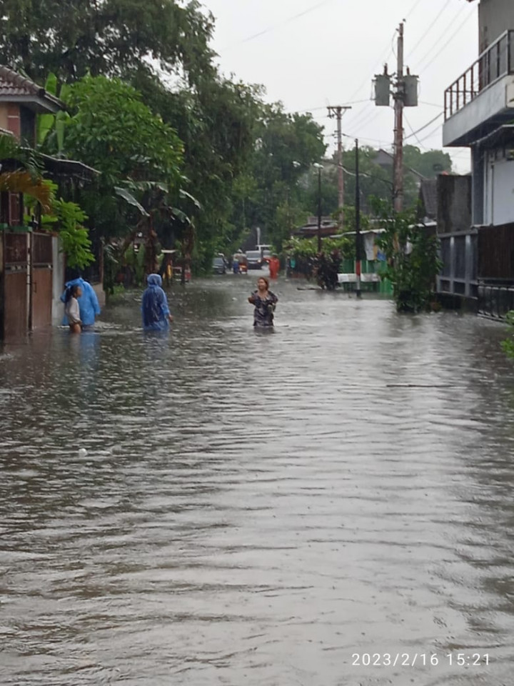 Banjir Solo Disebabkan Sungai Bengawan Meluap