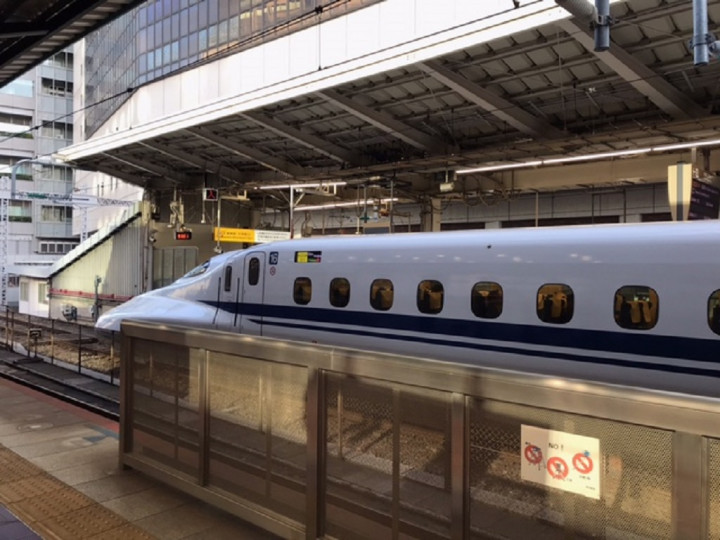 Menikmati Kereta Cepat Shinkansen ke Wisata Salju di Jepang