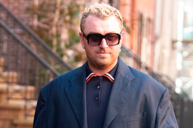 Duh! Sam Smith Dihujat saat Sedang Berjalan Santai