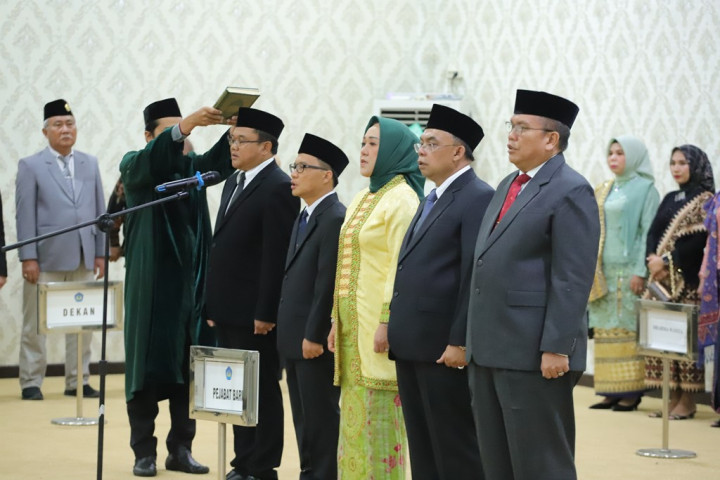 Rektor Unila Lantik 4 Warek dan Ketua LP2M Periode 2023-2027