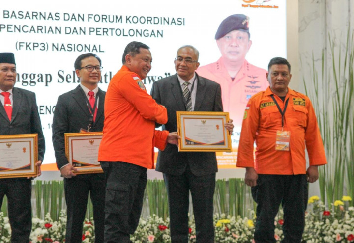 Universitas Budi Luhur Sabet Penghargaan SAR Awards dari Basarnas