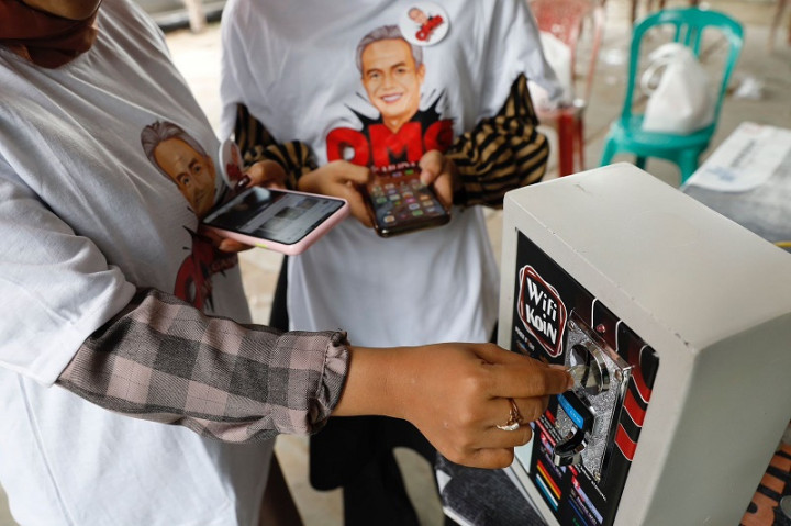 WiFi Box Koin di Pasar Tulang Bawang Bantu Pedagang Akses Internet Murah