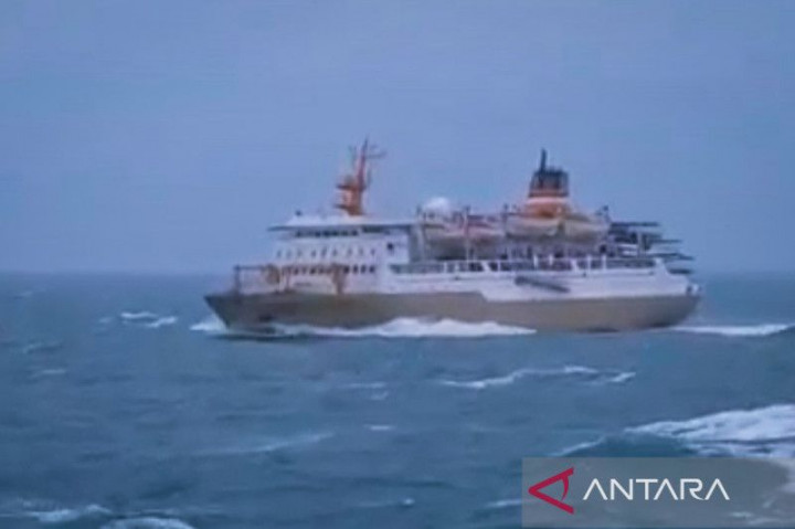 KM Sabuk Nusantara 80 Rute Pulau Laut-Natuna Batal Berlayar Akibat Angin Kencang