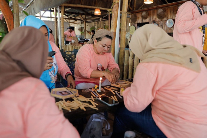 Ibu-Ibu di Maros Diajak Sulap Barang Bekas Jadi Cuan