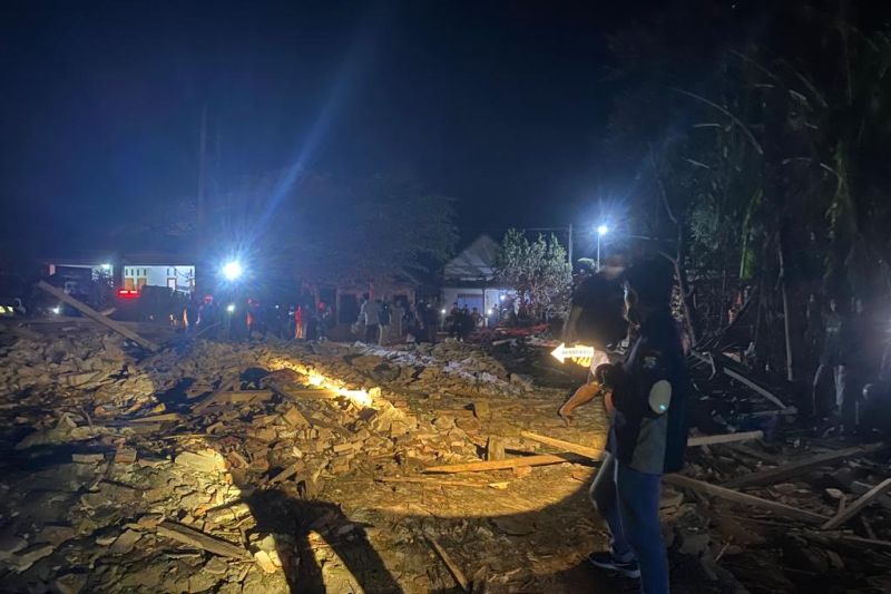 Polisi Identifikasi Potongan Tubuh Insiden Ledakan Maut di Blitar