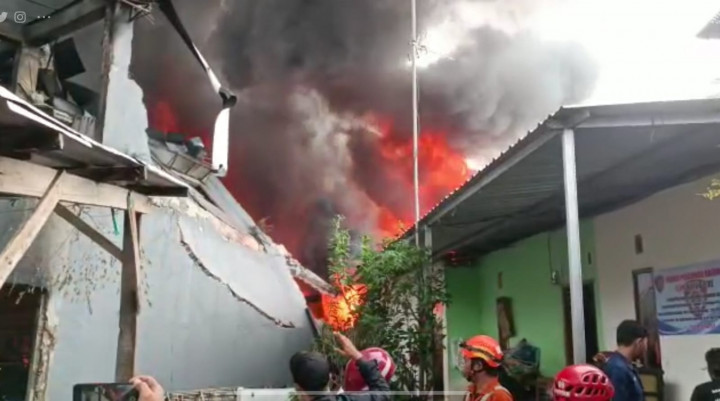 Gudang Plastik di Maros Terbakar, Api Baru Padam Setelah 20 Jam