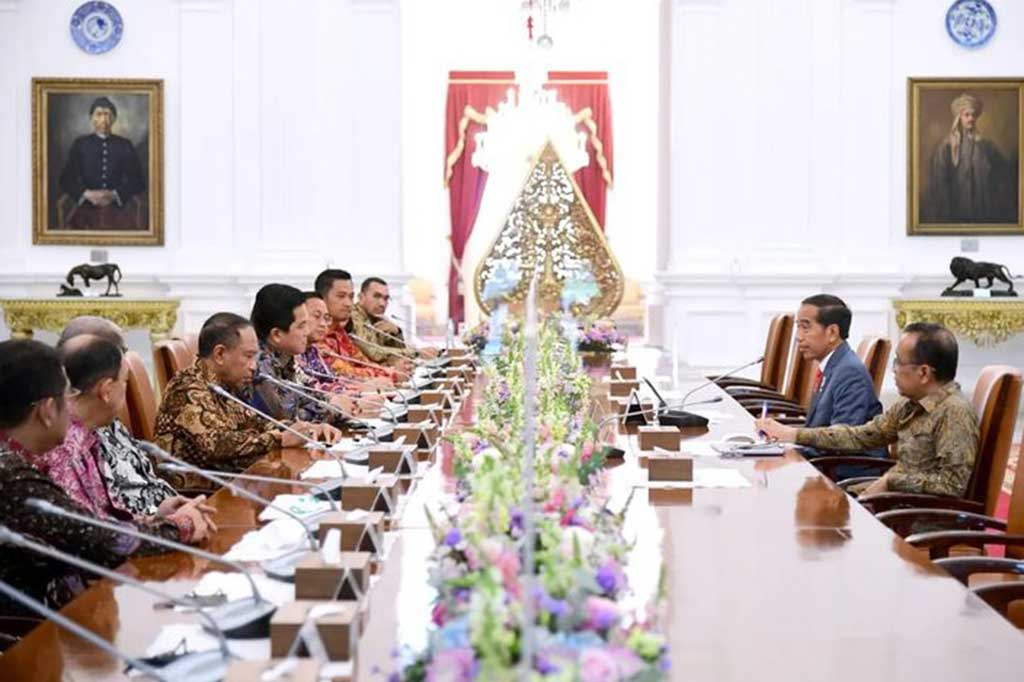 Jokowi Terima Kunjungan Pengurus Baru PSSI