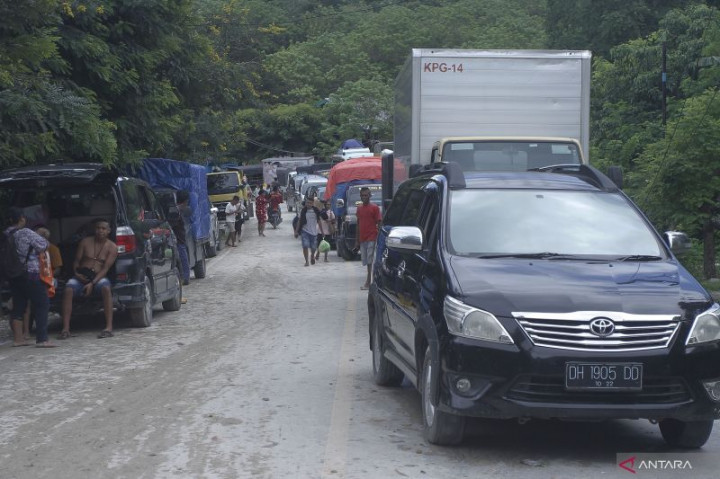 Rekayasa Lalu Lintas Diterapkan di Lokasi Longsor NTT