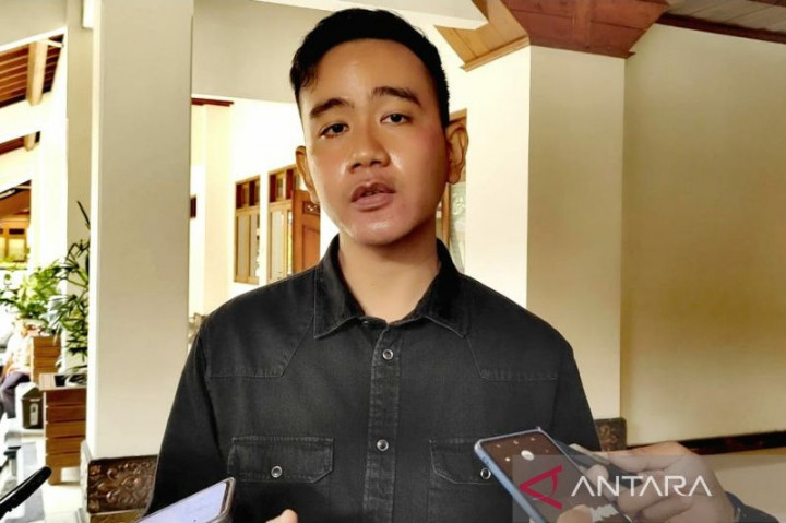 Gibran Minta Warga Segera Vaksin Booster Sebelum Mudik Lebaran