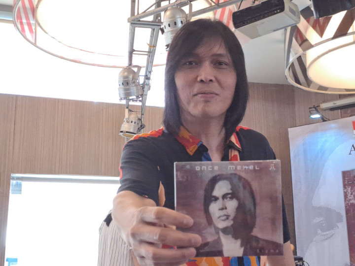 Keren! Once Mekel Kolaborasi dengan Eks Gitaris GNR di Album Terbaru