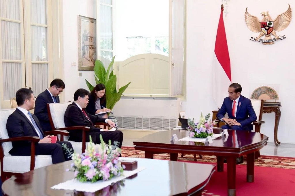 Jokowi Terima Kunjungan Kehormatan Menlu Tiongkok
