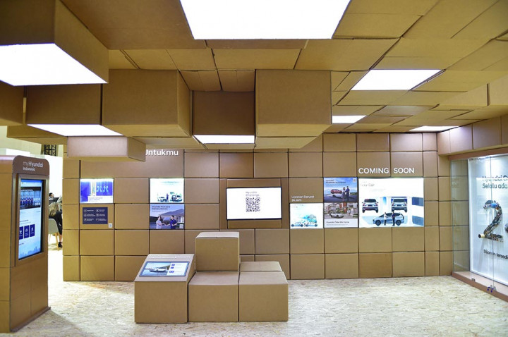 Unik, Hyundai Bangun Booth Pameran Dari Kardus Bekas
