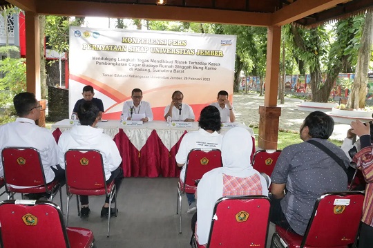Unej Kecam Pembongkaran Rumah Singgah Bung Karno di Padang
