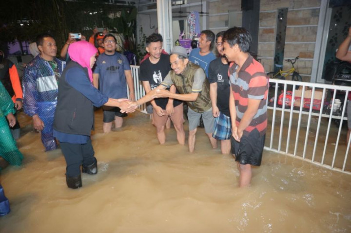 Banjir Genangi 4 Desa di Gresik Akibat Tanggul Jebol