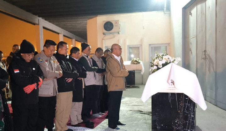 Tiba di Turki, Menko PMK Pimpin Salat Jenazah WNI Korban Gempa