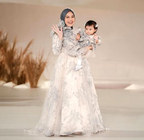 3 Berita Terpopuler Gaya: Koleksi Busana Idulfitri Klamby Hingga Manfaat Kolagen