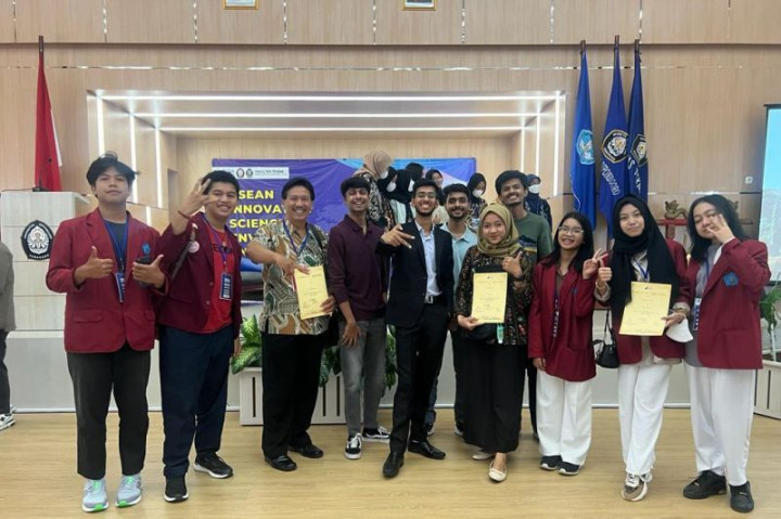 Pelajar Jatim Borong Medali Emas di AISEEF IYSA