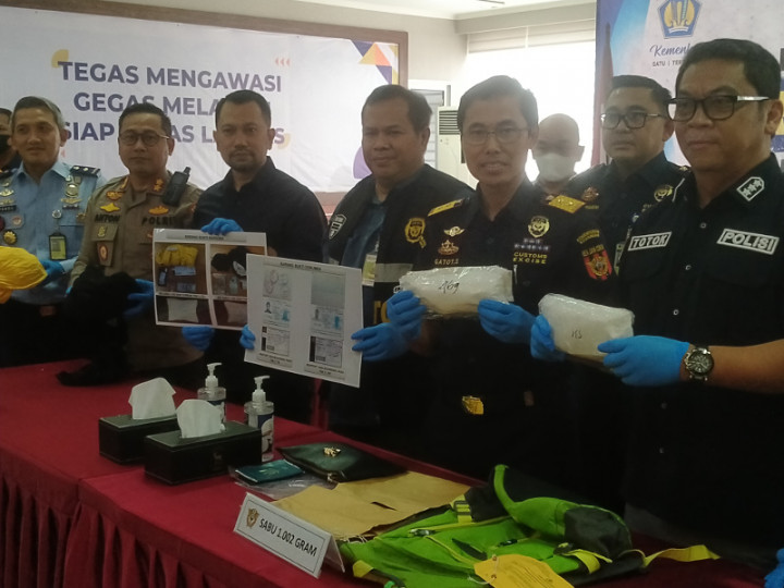 WN India Gagal Selundupkan 2 Kilogram Sabu yang Disimpan di Turban