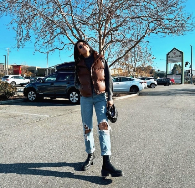 Tips Mix and Match Boots dengan 3 Outfit ala Aktris Cantik Papan Atas