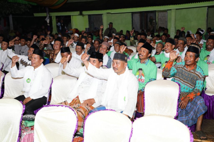 Tebar Manfaat ke Ponpes, Santri di OKU Bagikan Bantuan