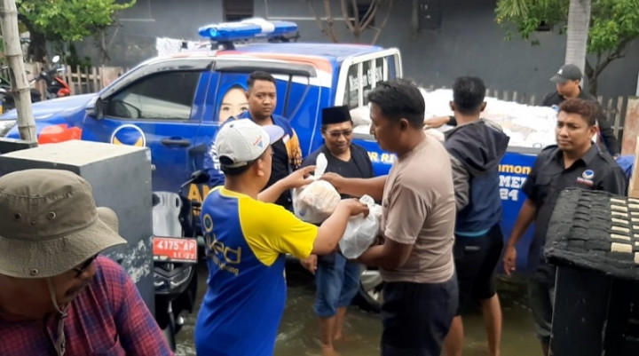 NasDem Gresik Kirim 1.000 Paket Makanan Siap Saji untuk Korban Banjir