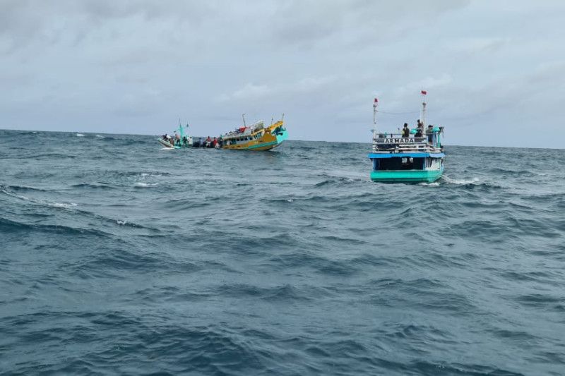 Basarnas Kupang Selamatkan 12 ABK KM Exel di Perairan Teluk Kupang