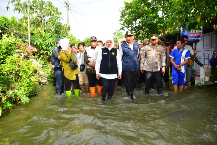 Khofifah Ungkap Butuh Rp65 Miliar Tangani Banjir Lamongan