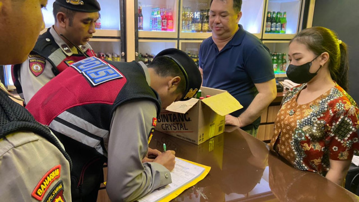 Jelang Ramadan, Polisi Gelar Razia Minuman Beralkohol di Kota Malang