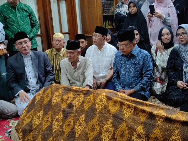 KH Ali Yafie Wafat, JK: Beliau Sosok Ulama yang Lemah Lembut