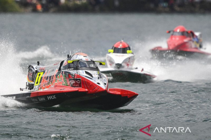 Balapan Kedua F1H2O Danau Toba Batal Bergulir karena Angin Kencang dan Ombak Tinggi