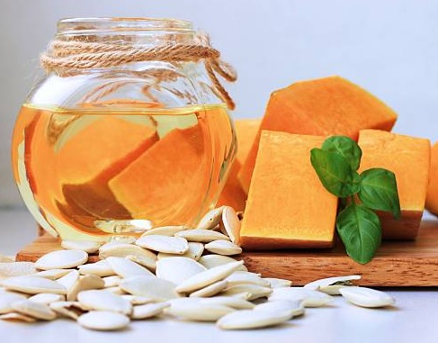 Minyak biji labu. ( Foto: Ilustrasi. Dok. istock/pixabay.com)