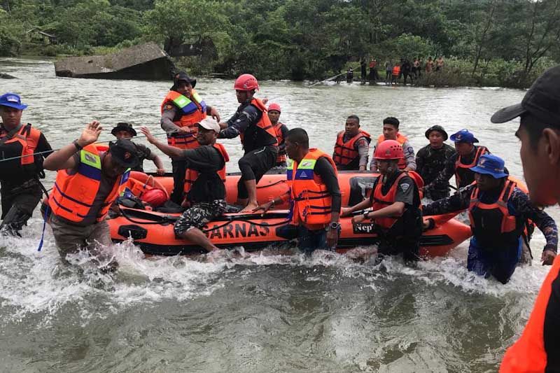 Tim SAR Banten Sisir Kali Bona Cari Balita Terseret Arus