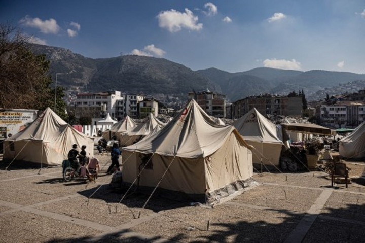 Ada-Ada Saja, Bulan Sabit Merah Turki Jualan Tenda ke Korban Gempa
