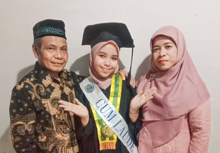 Ibu Guru TK, Anak Lulus dengan IPK Tertinggi dari Prodi PAUD di UNY