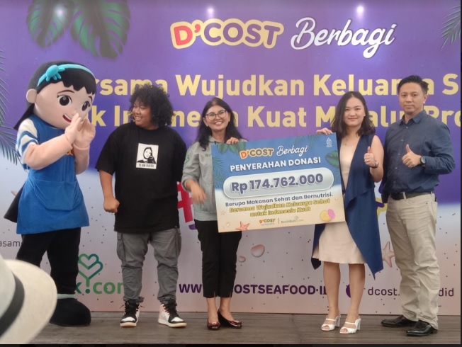 Membantu Keluarga Pra Sejahtera, Ini yang Dilakukan Restoran Seafood