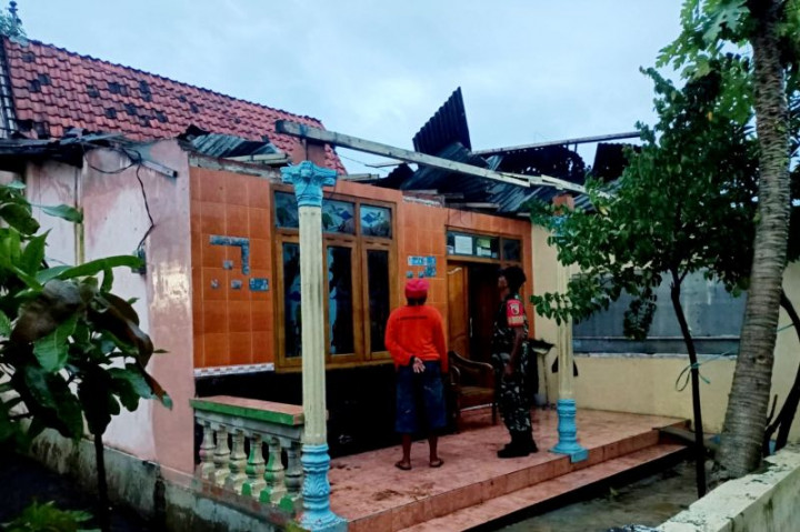 Belasan Rumah di Situbondo Rusak Diterjang Angin Kencang
