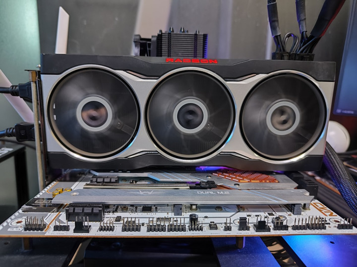 Kartu Grafis AMD Radeon RX 6800, Versi Reference tapi Jagoan