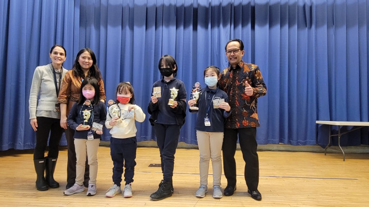 Seru Banget! Siswa SD Chicago Antusias Ikuti Lomba Batik Indonesia