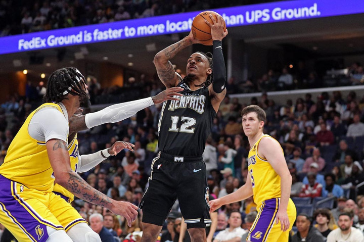 Ja Morant Bawa Grizzlies Menang 121-109 atas Lakers