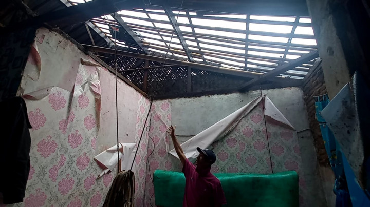 340 Rumah di Tambun Selatan Rusak Diterjang Angin Puting Beliung