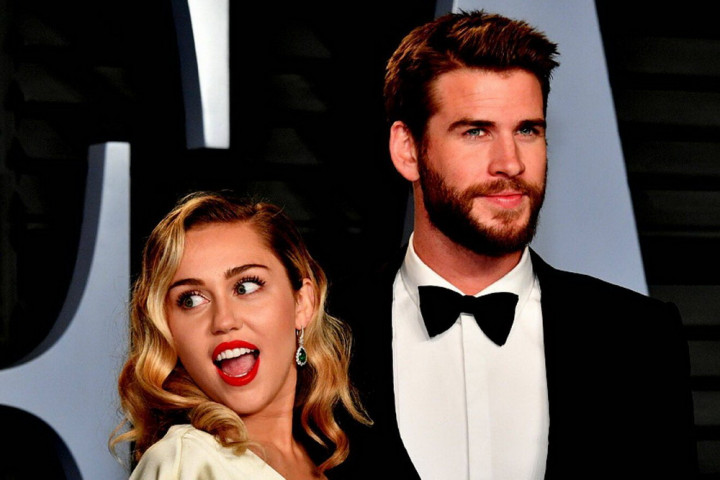 Merasa Tersinggung, Liam Hemsworth Tuntut Miley Cyrus